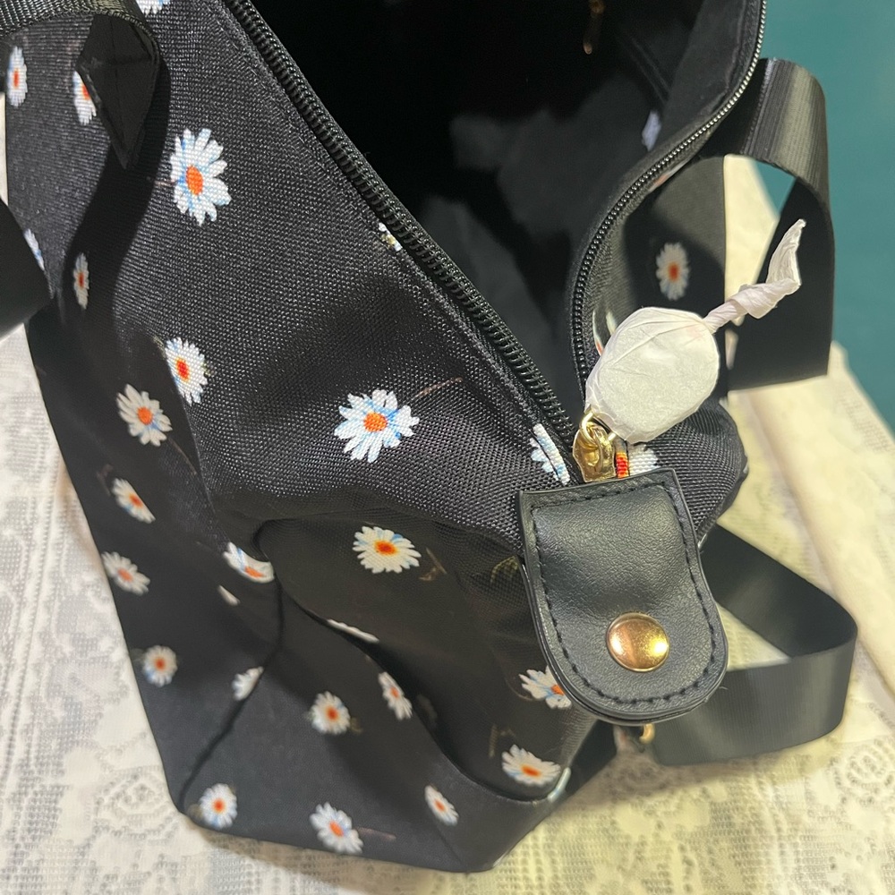 Alice and Olivia Daisy Duffel Weekender Tote Bag - Picture 11 of 13